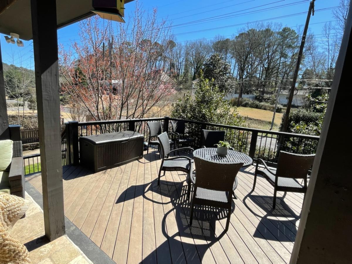 Custom Deck with Outdoor Furniture