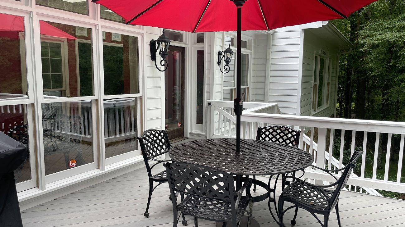 Custom deck with outdoor furniture