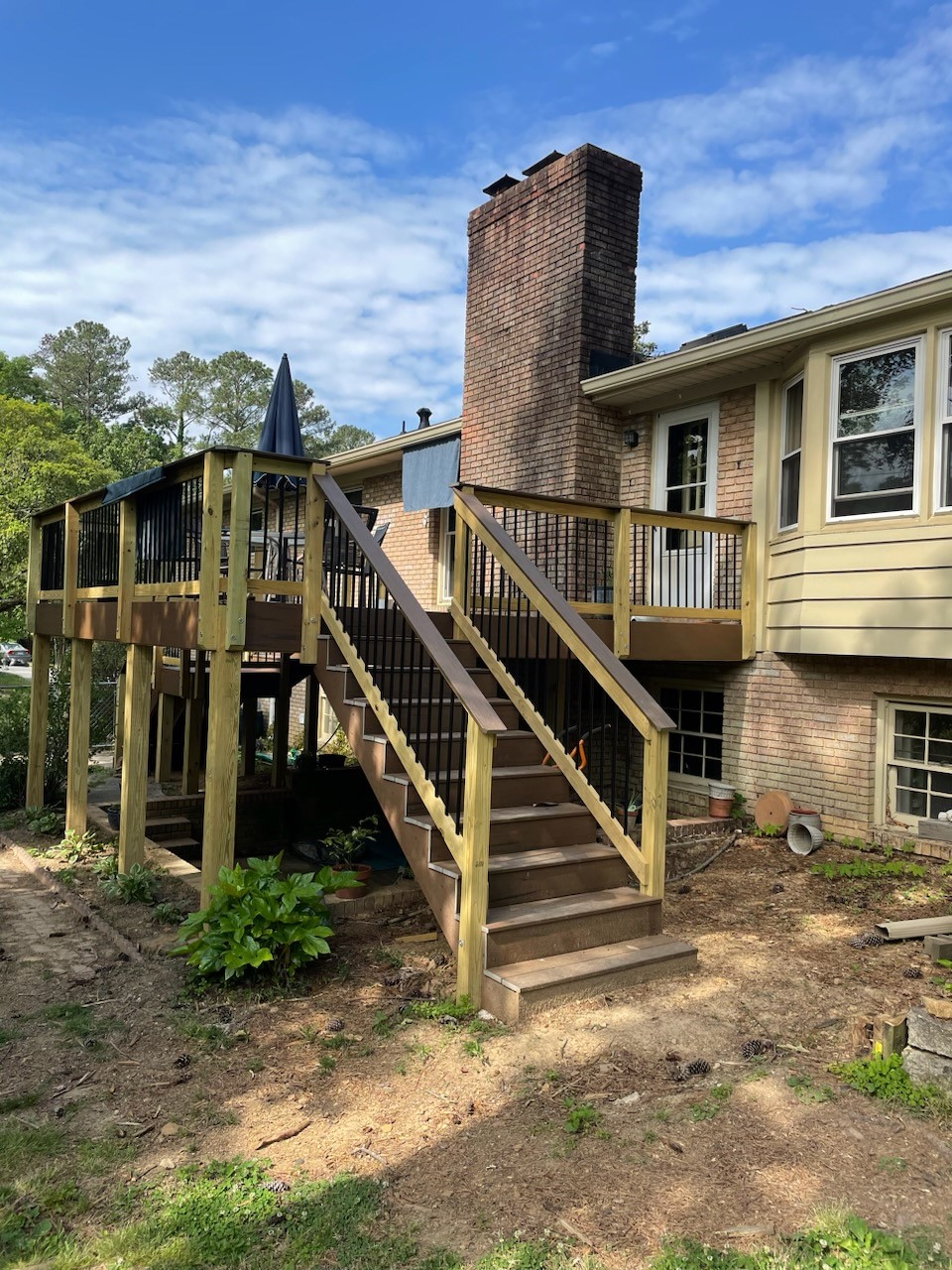 deck with stairs