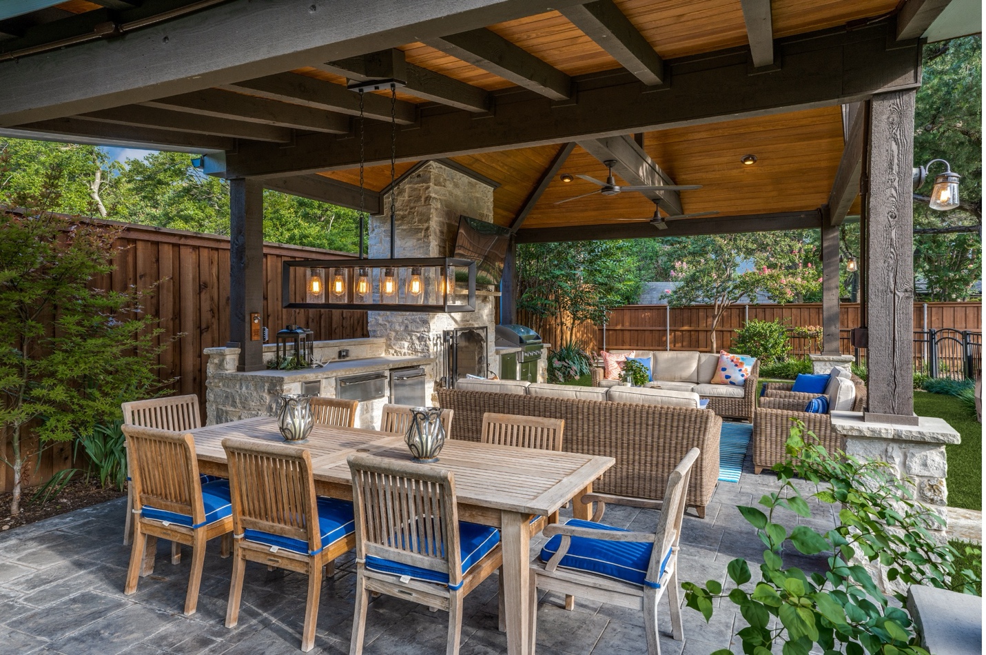 A patio with a table and chairs
AI-generated content may be incorrect.