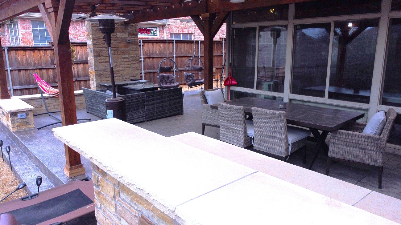 Outdoor Kitchen