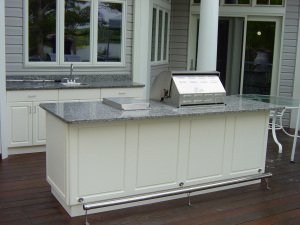 granite top outdoor kitchen with grill 