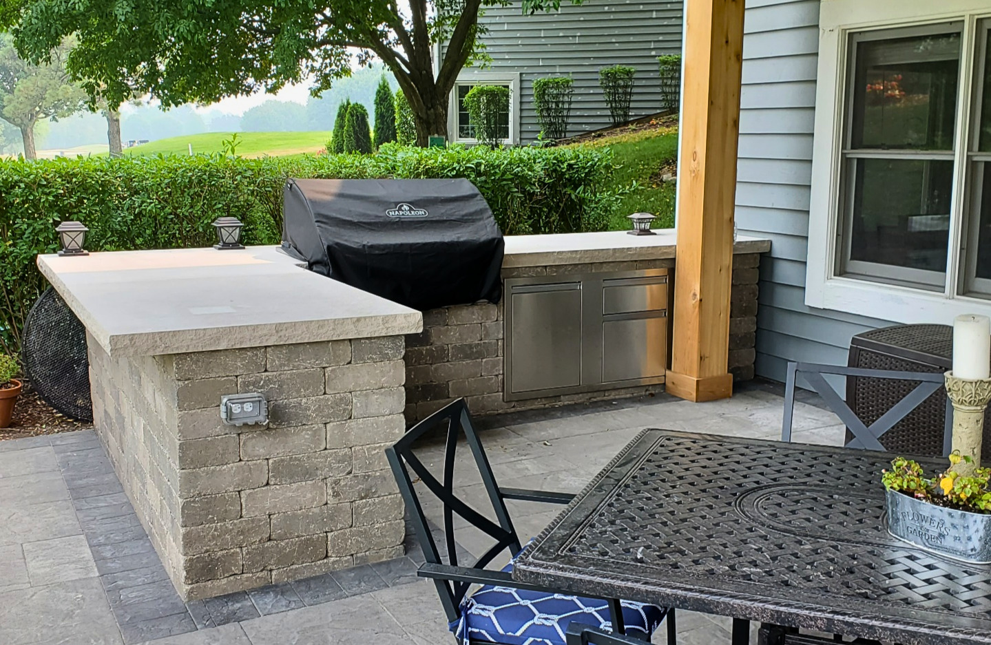 Custom grill surround design by local outdoor kitchen builder, Archadeck of Chicagoland-Naperville.
