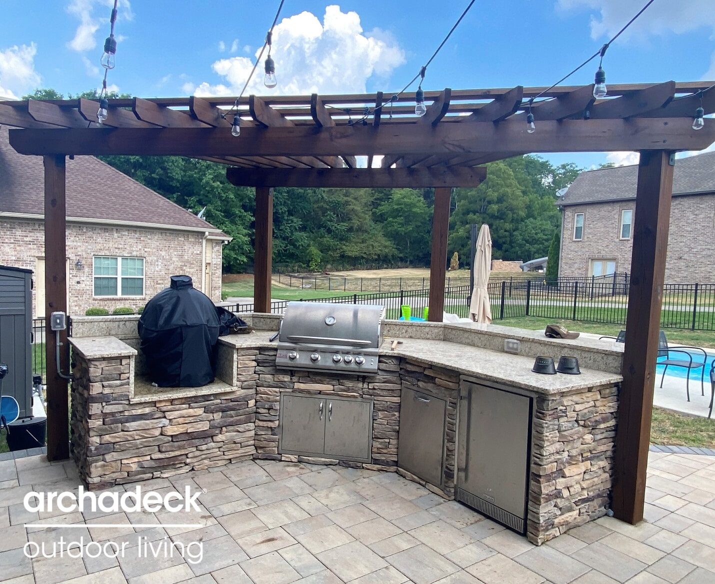 outdoor kitchen