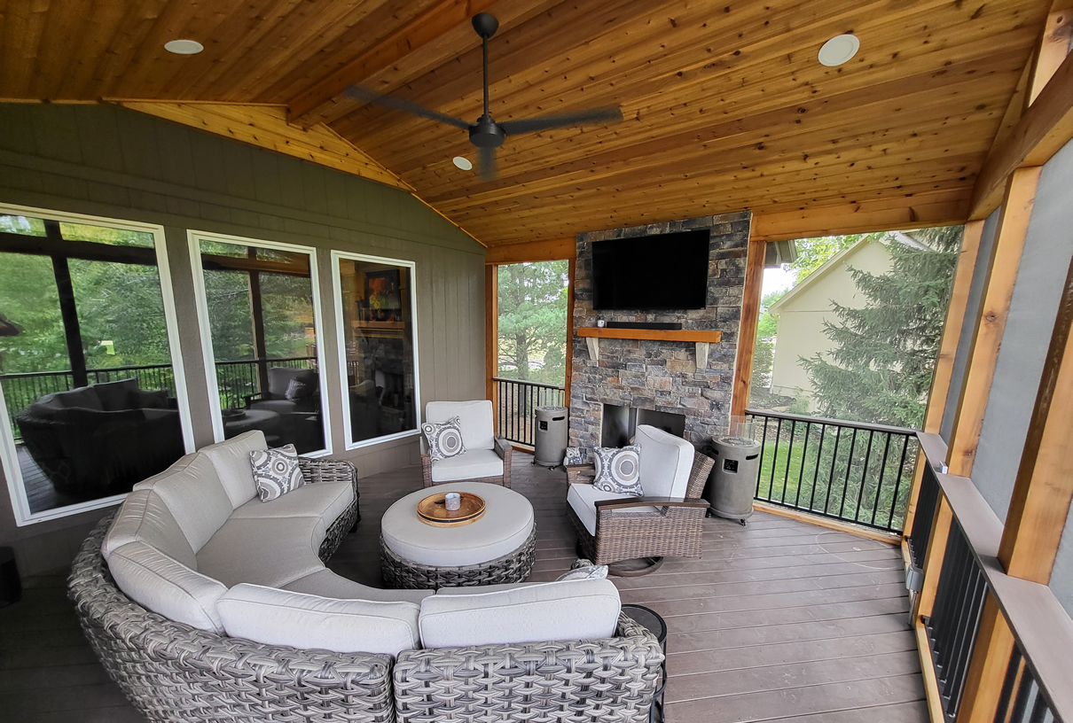 parkville_mo_screen_porch_gable_roof_style