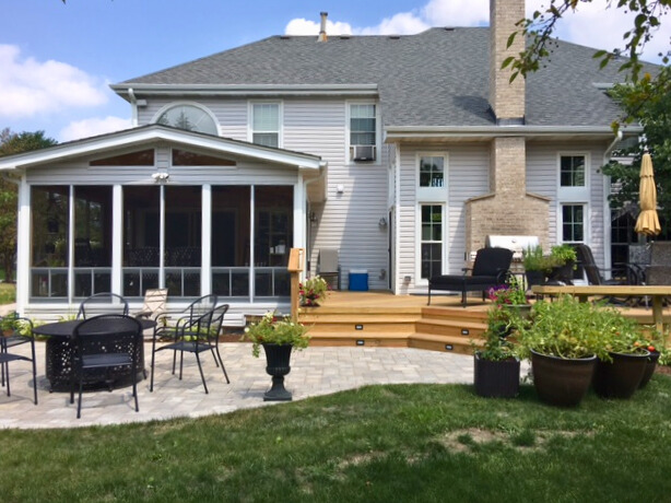 Custom deck, patio, and porch built by trusted deck builder in Schaumburg, IL, Archadeck.
