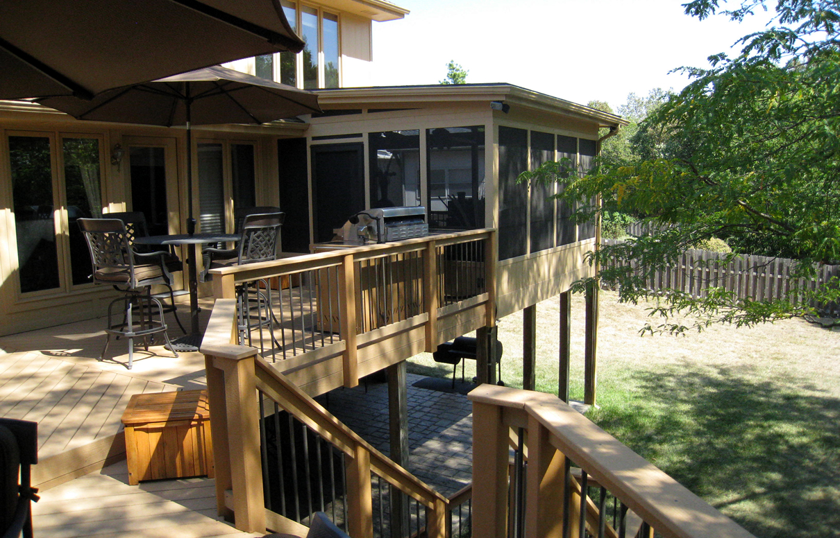 Single-slope screen porch with flat roof open porch below