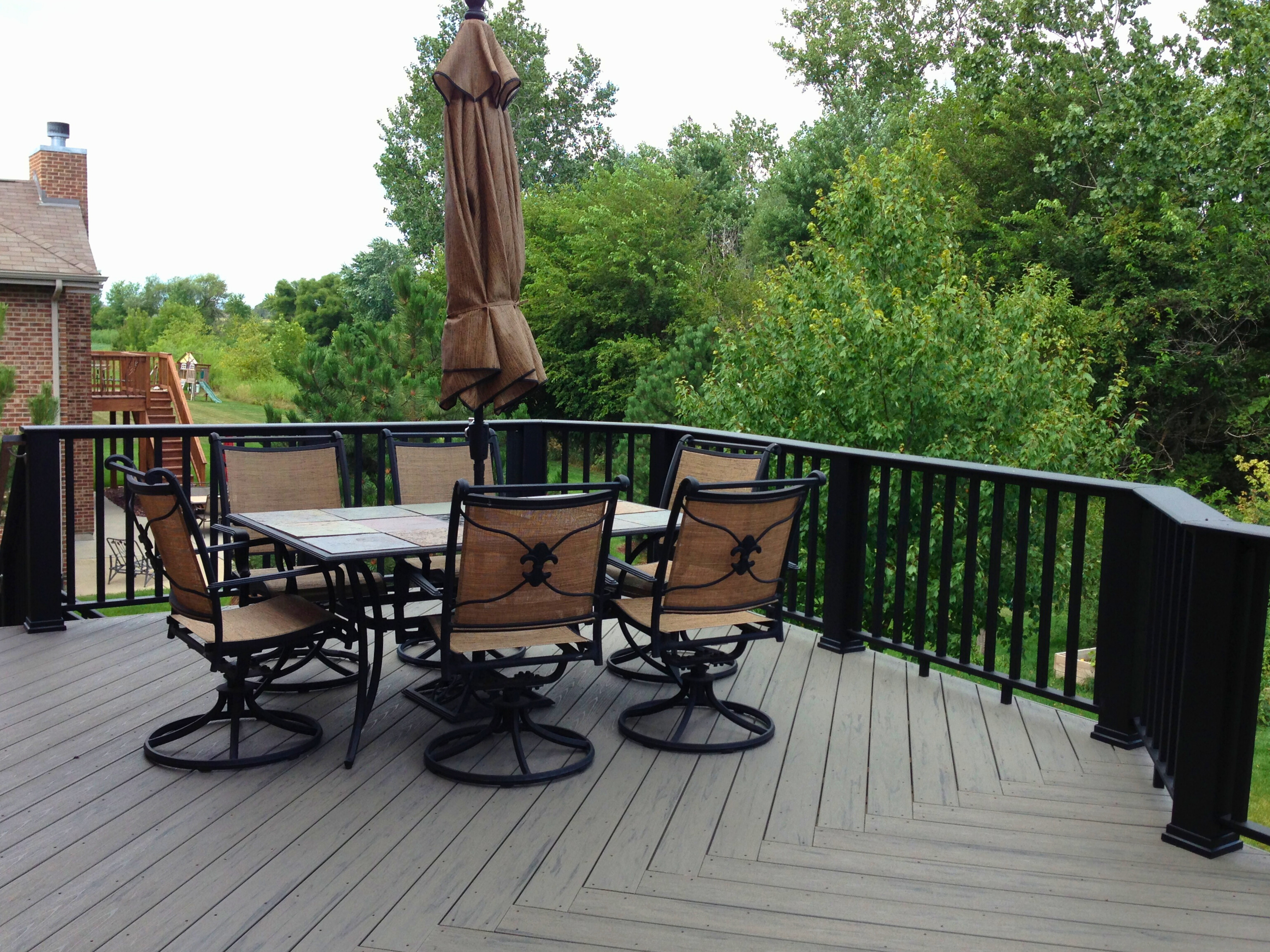 Custom composite deck in Frankfort, IL.