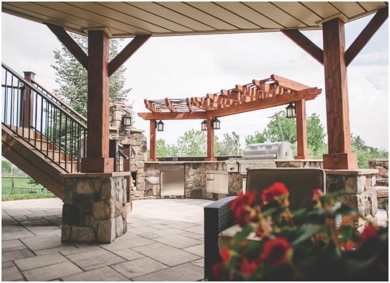 patio with outdoor lamps