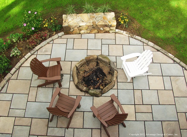 Cobblestone paver patio