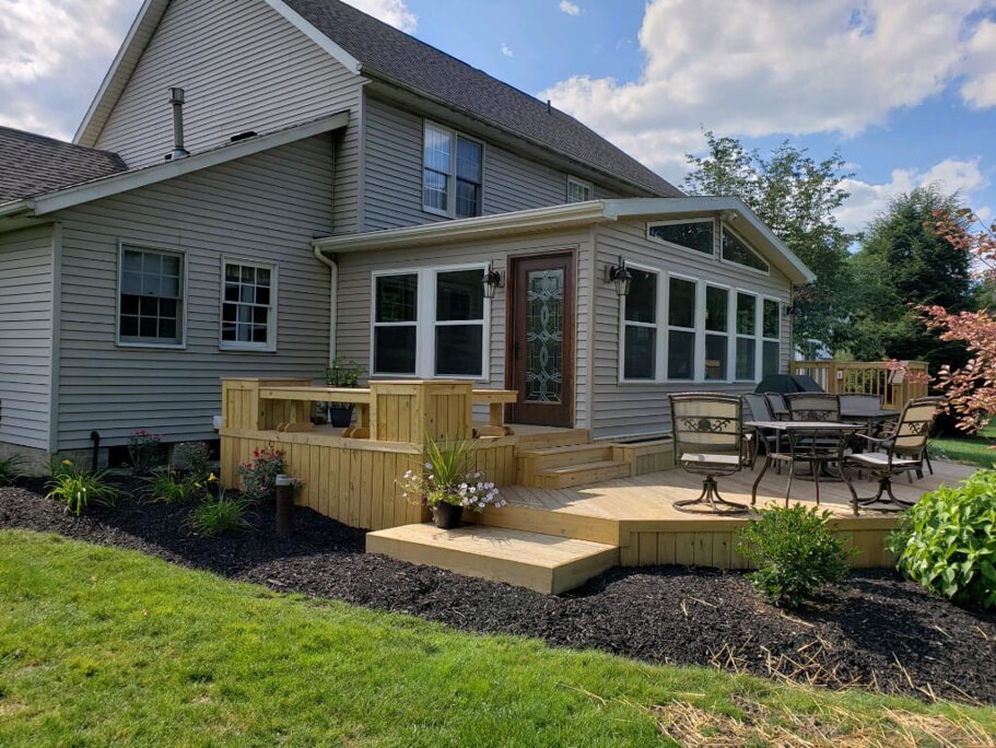 3 season room and spacious deck combination