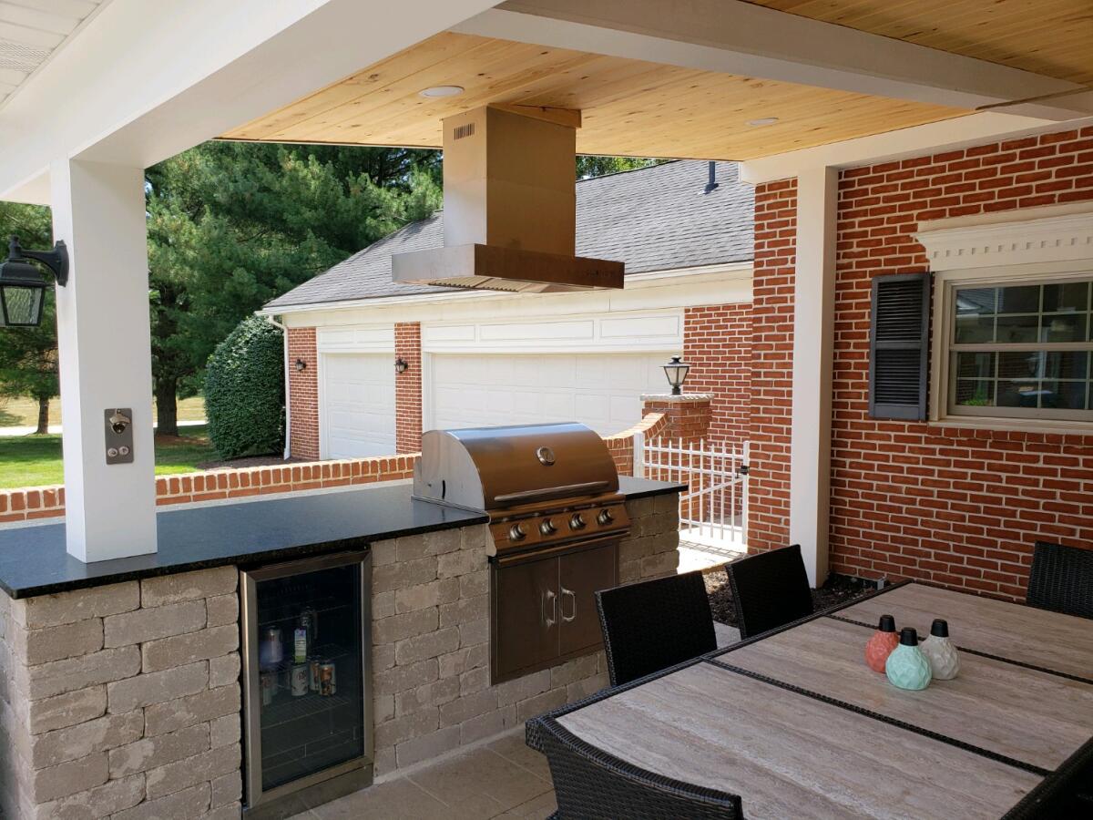 Outdoor kitchen details Akron OH Bath Township