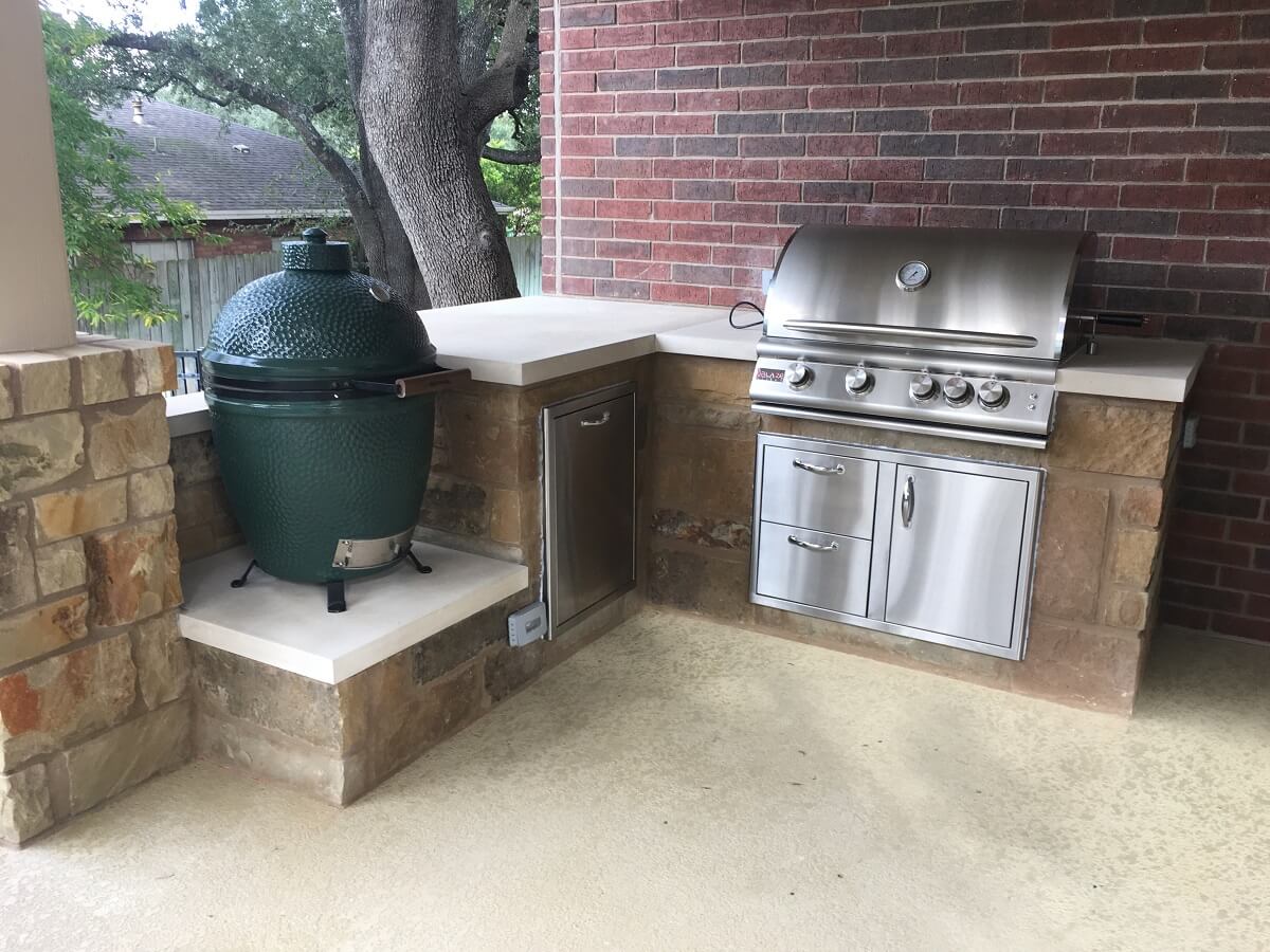 outdoor kitchen