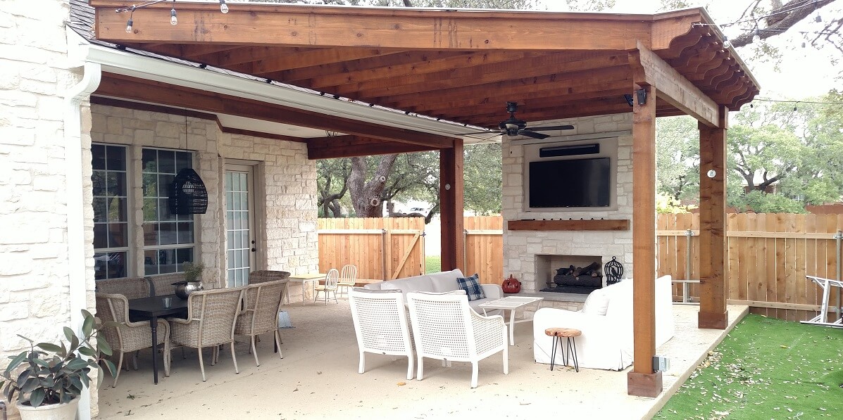 Round-Rock-patio-builders covered patio with fire place