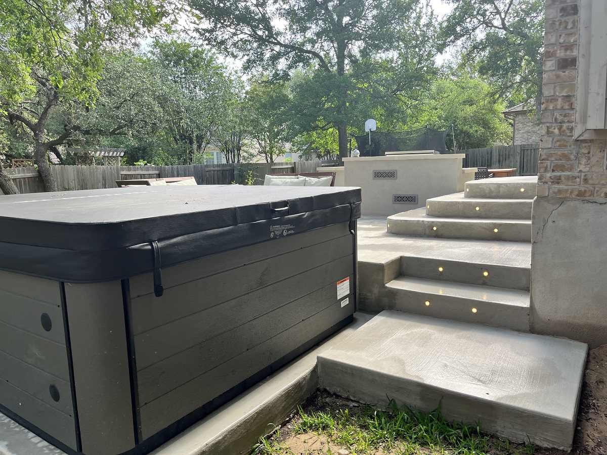 round rock tx patio with integrated hardscape lighting in stairways