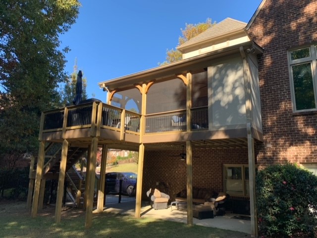 Birmingham, AL deck and screened porch combination.