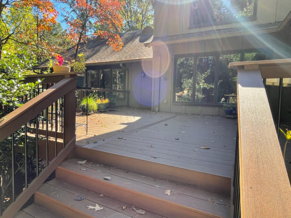 new stairway low maintenance with aluminum balusters
