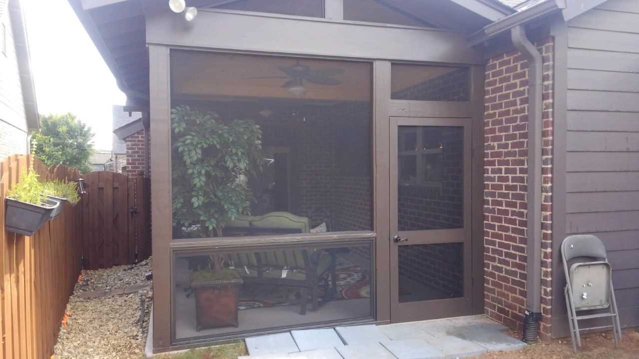 The-homeowners-love-their-new-screened-porch