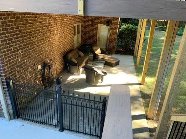 Birmingham, AL deck and screened porch combination.