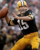 Bart Starr playing football
