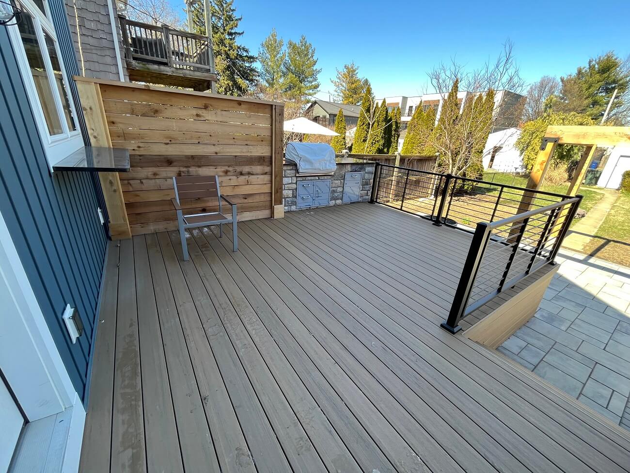 Columbus Timbertech Deck with privacy screen and outdoor kitchen