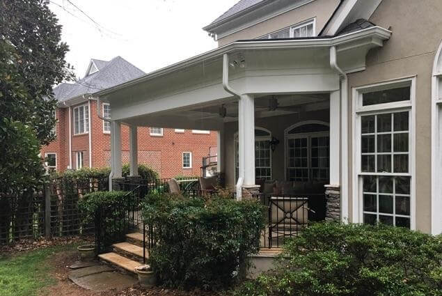 Charlotte Porch Cover In Shadowlake 1)