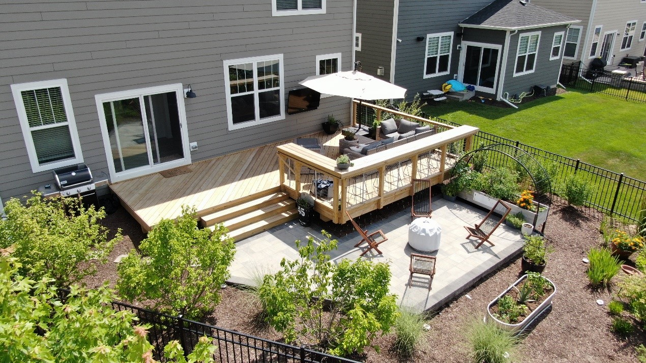 custom deck in Naperville