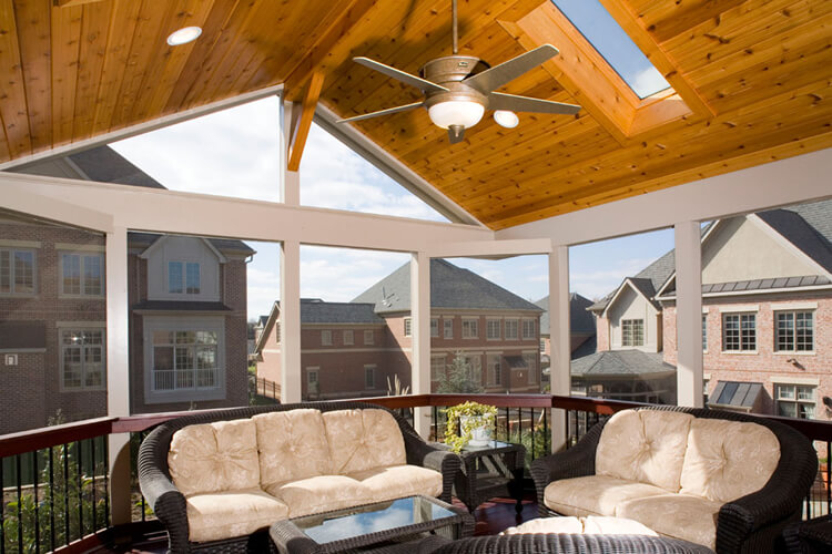 Custom screened porch in Chicago