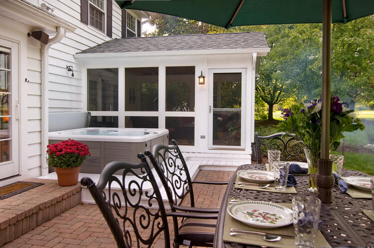 Custom screened porch in Orlando