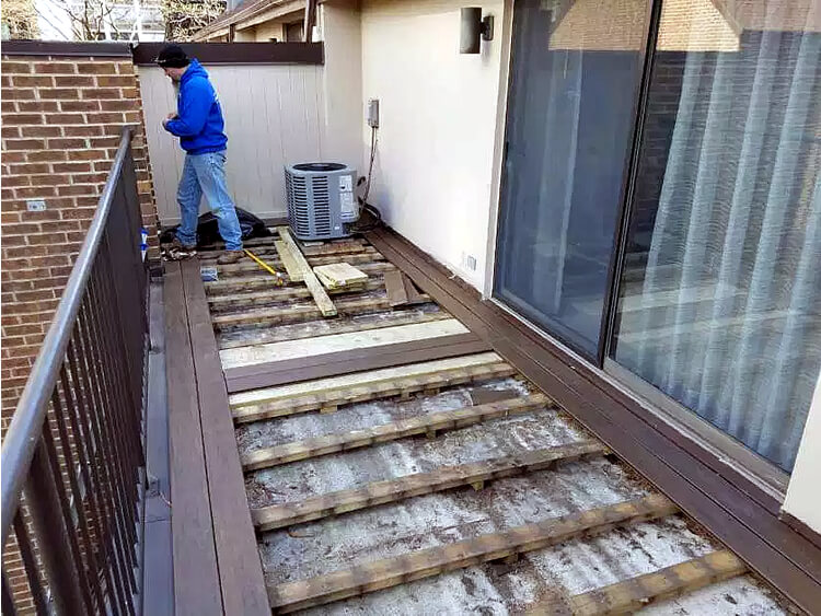 Roe Conn WGN Radio deck