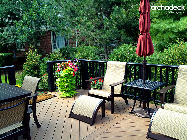 Custom deck with black low maintenance rail
