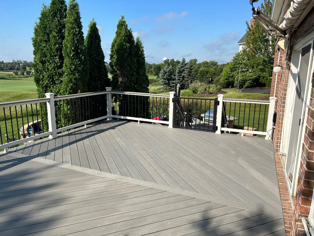 custom deck in Chicagoland