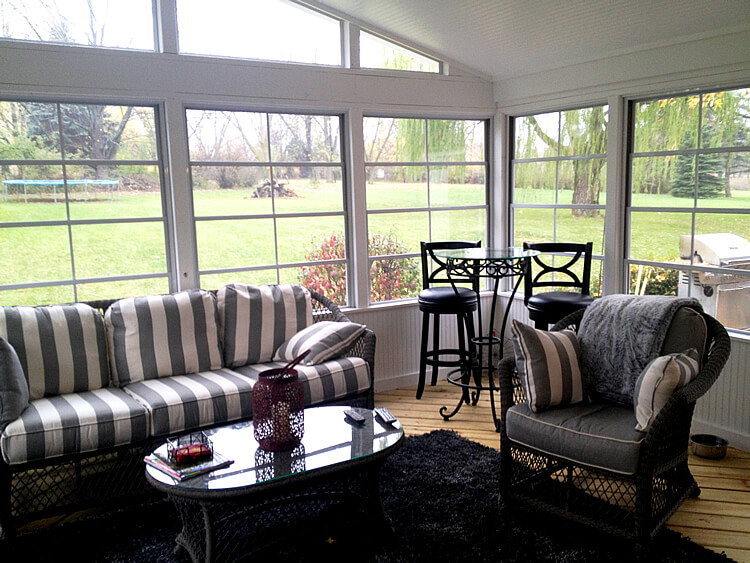 Custom screen room
