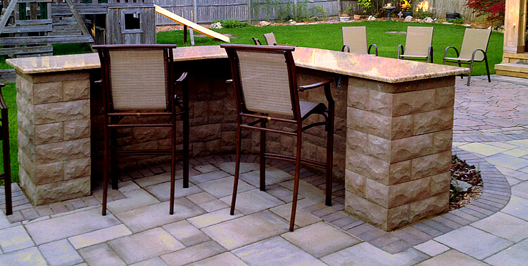 Custom outdoor kitchen bar