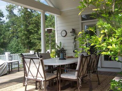 porch with dining area
