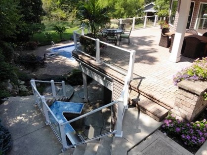 Fort Wayne Glass Railing Deck