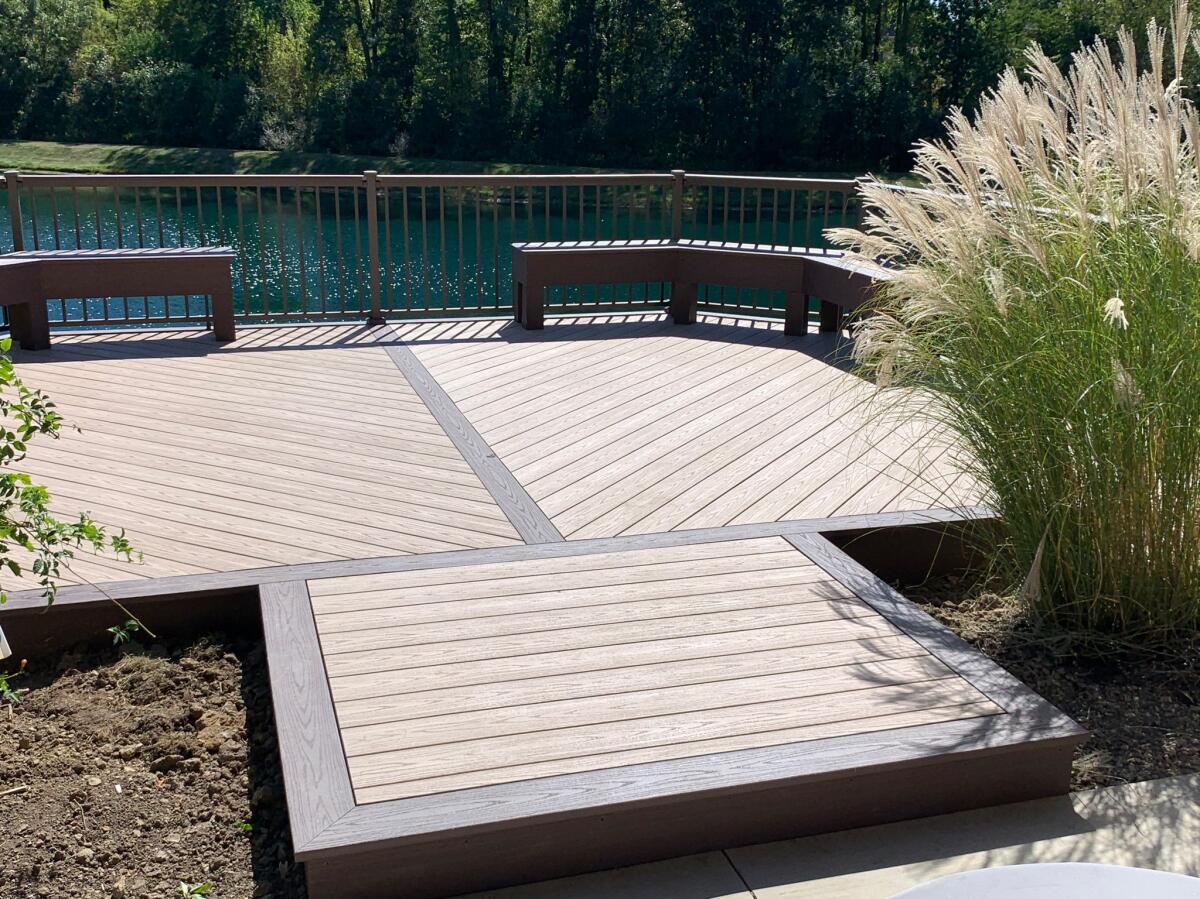 alternate angle of new azek deck in sw fort wayne IN