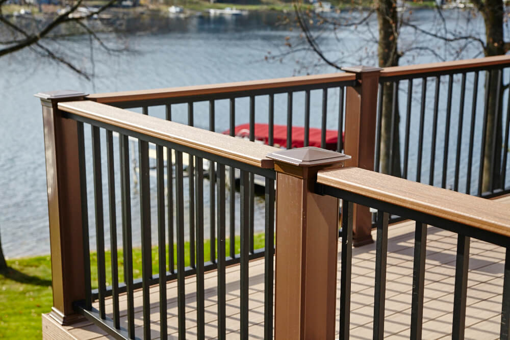 Deck railing