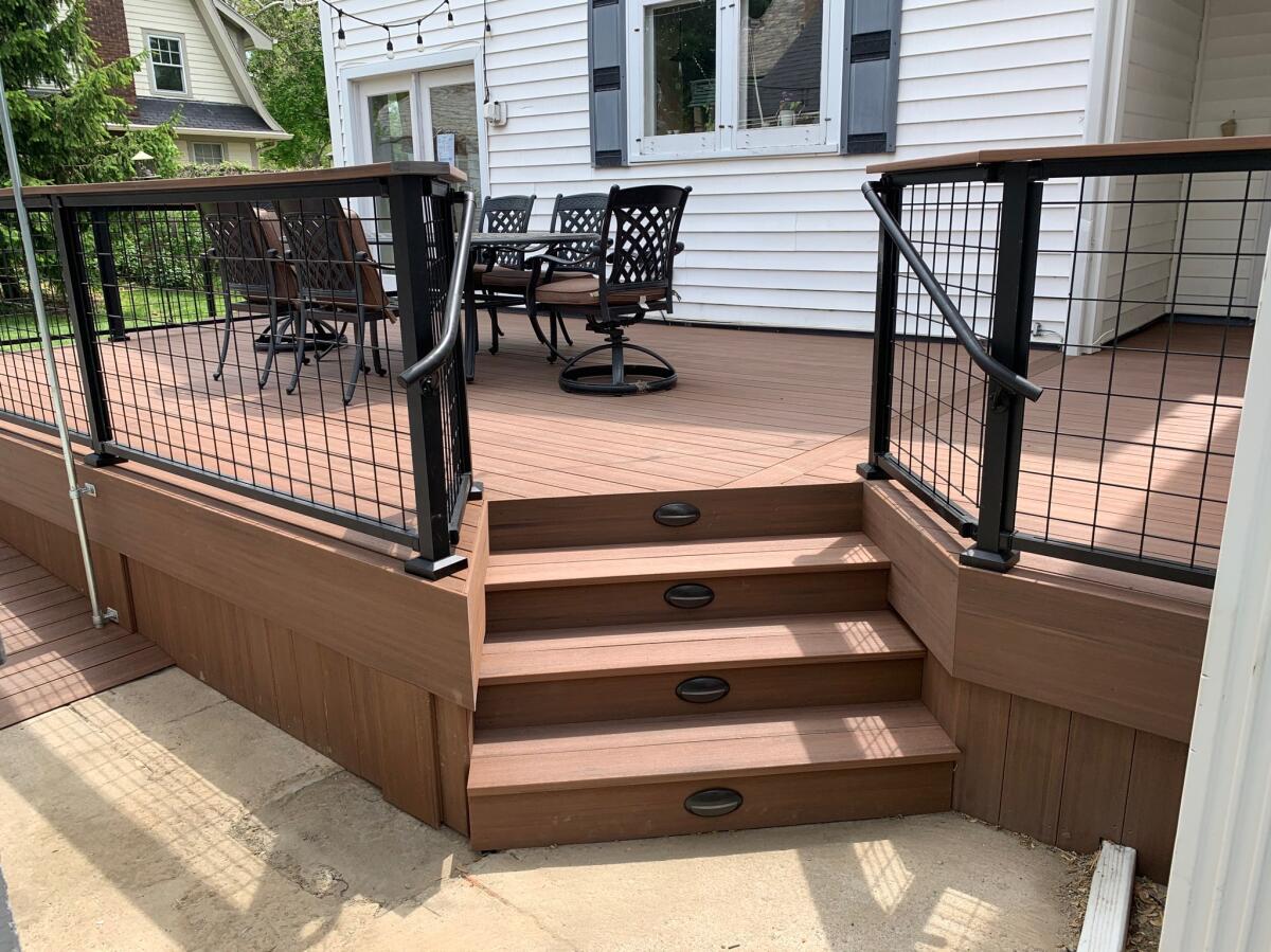 custom hog wire deck