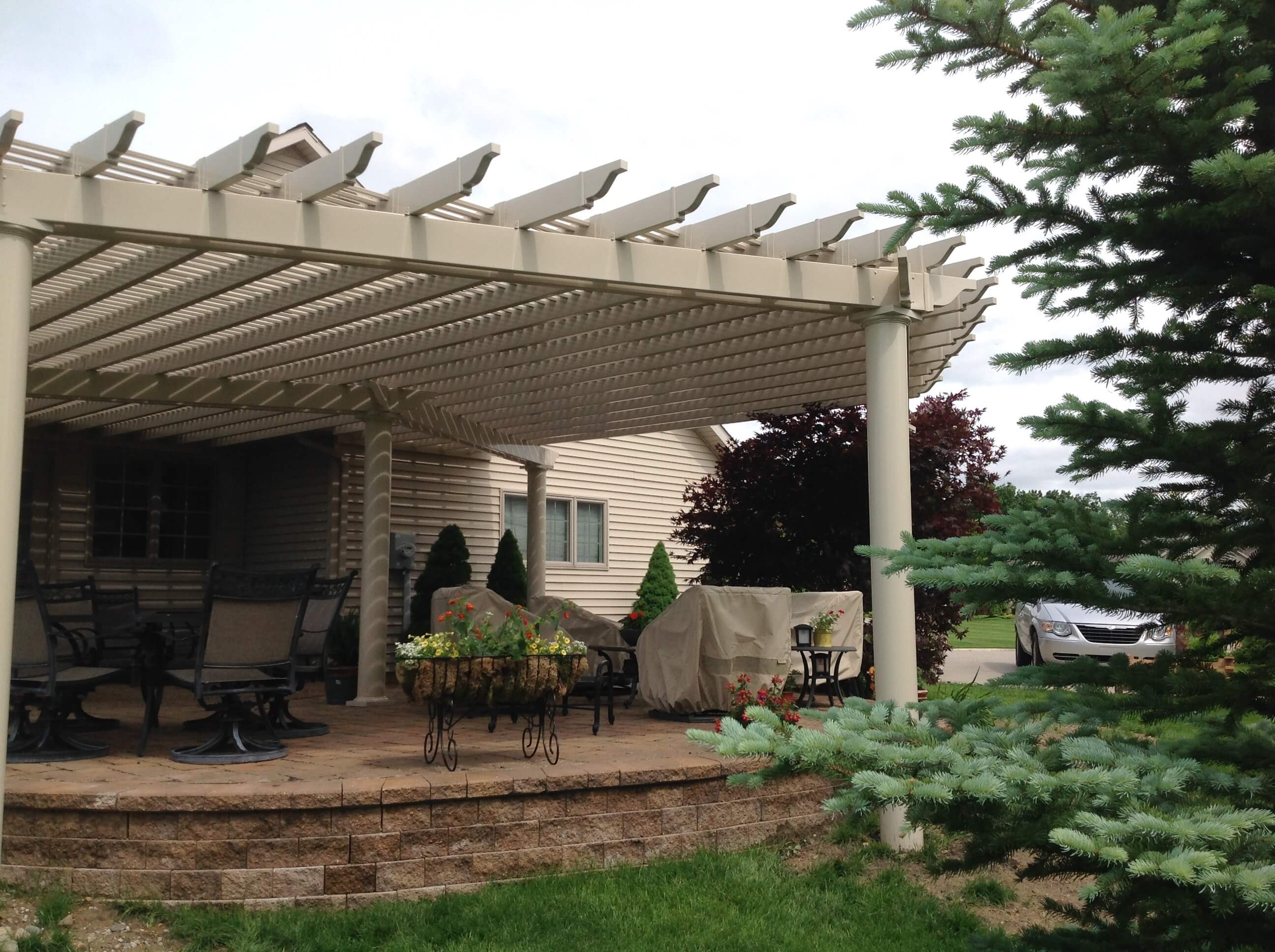 porch with pergola