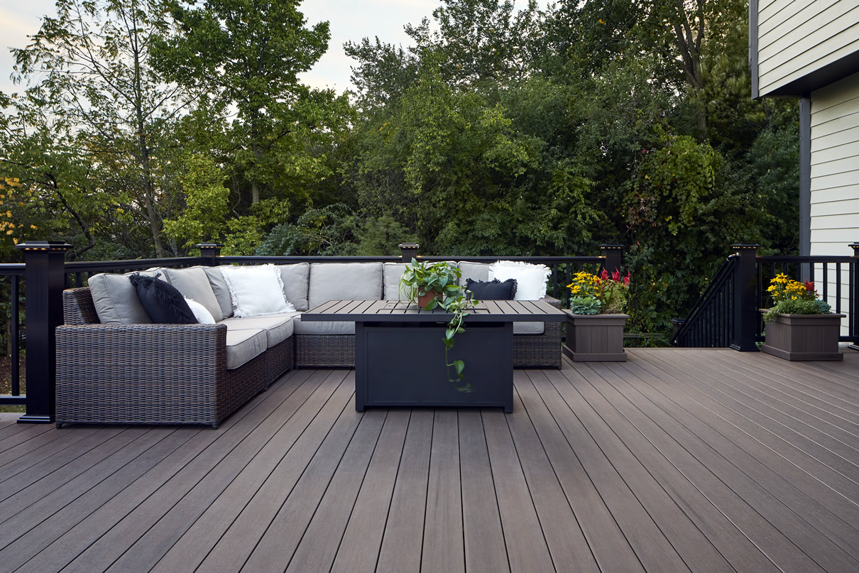 How much does it cost to build a deck in Kansas City?