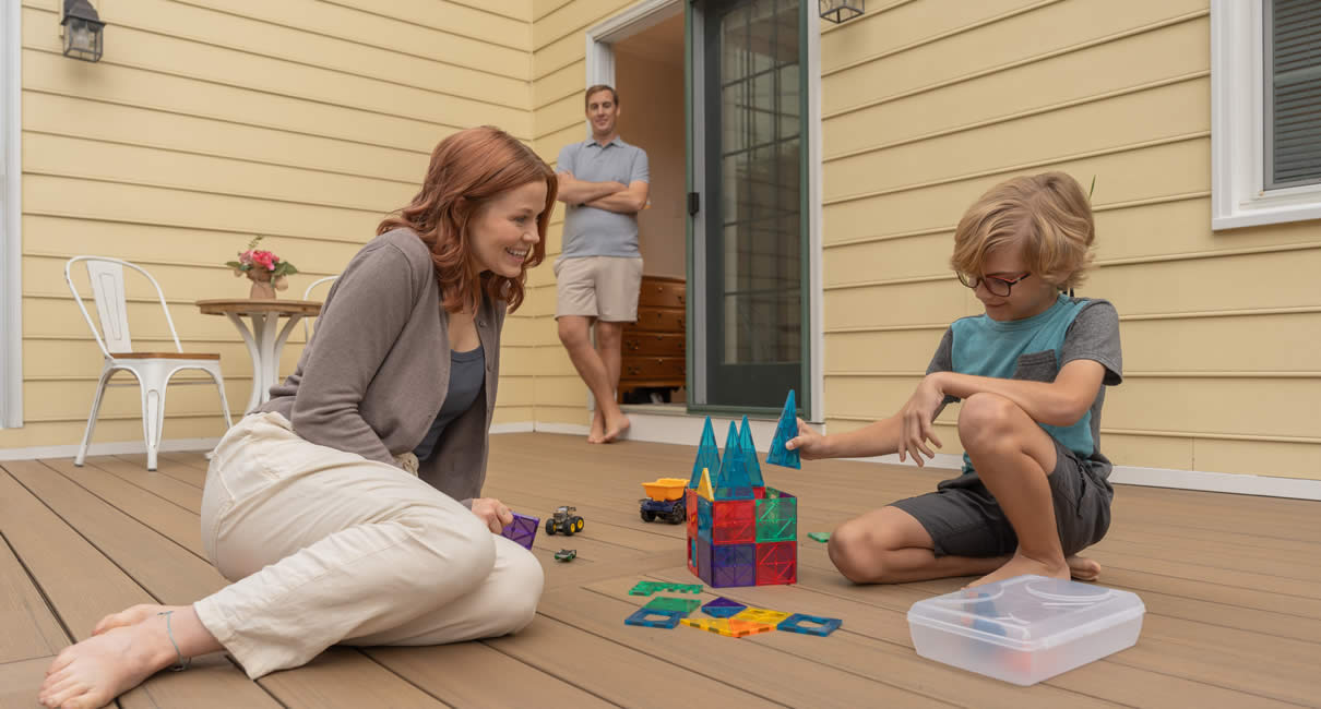 composite decking, low-maintenance, no splinters