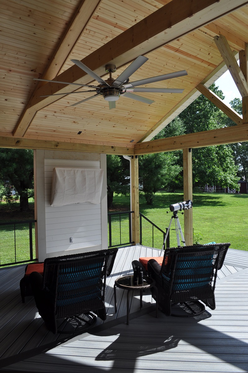 Porch with entertainment wall for tv