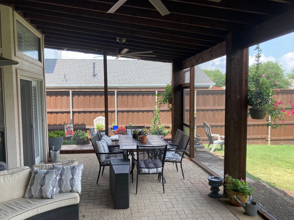 Carrollton Screened Porch