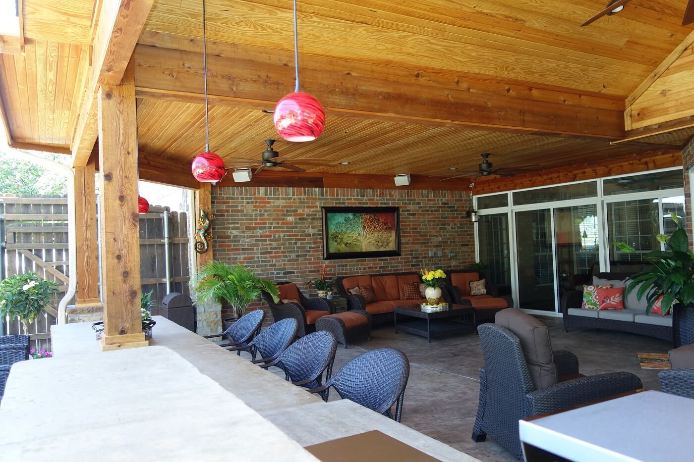 covered patio bar