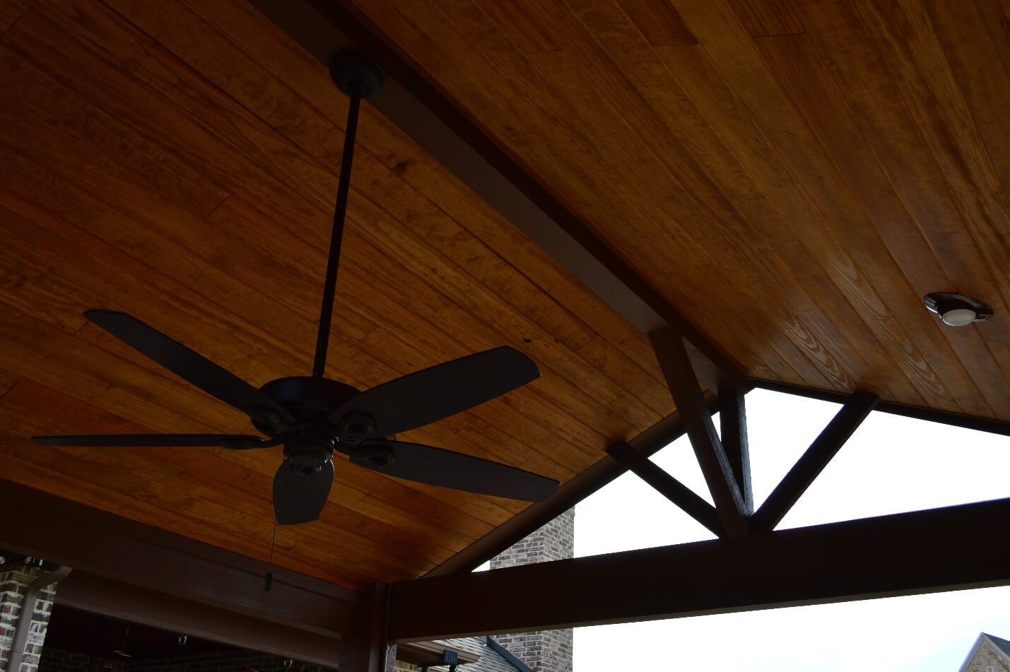 Pine-tongue-and-groove-ceiling