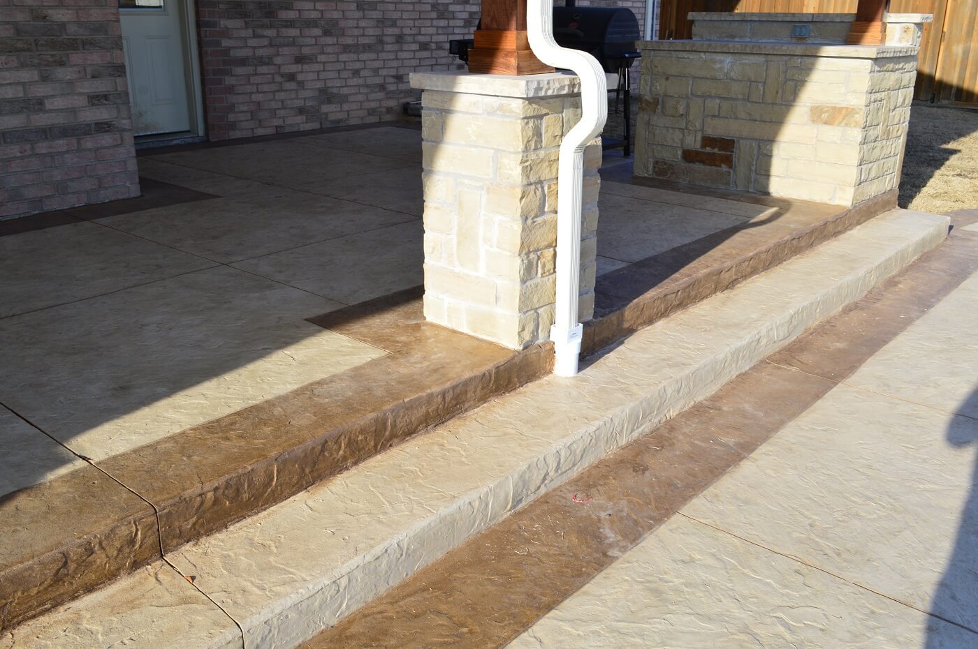We-used-a-mix-of-light-neutral-colors-on-this-amazing-patio-design