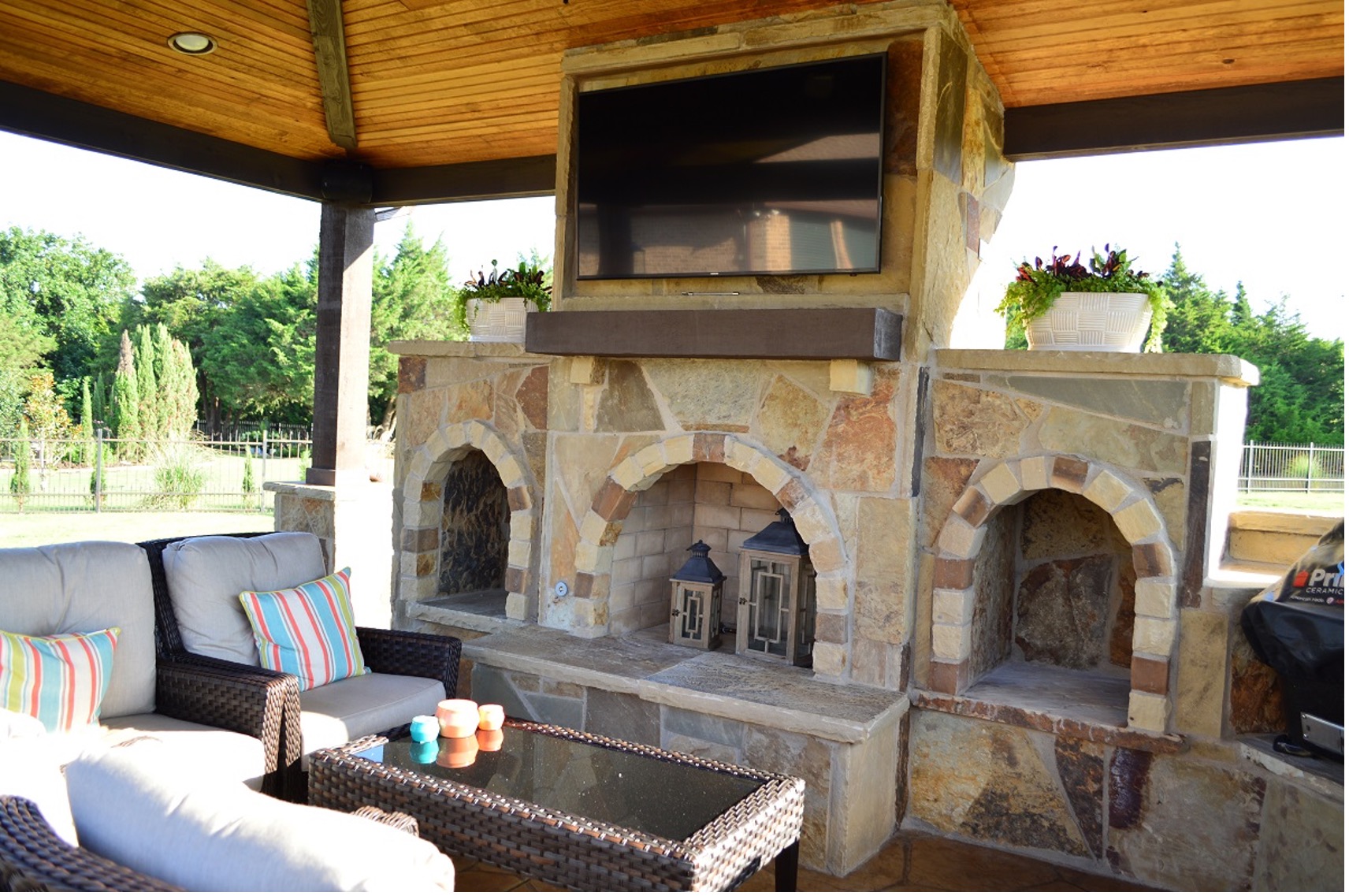 Poolside covered patio builders