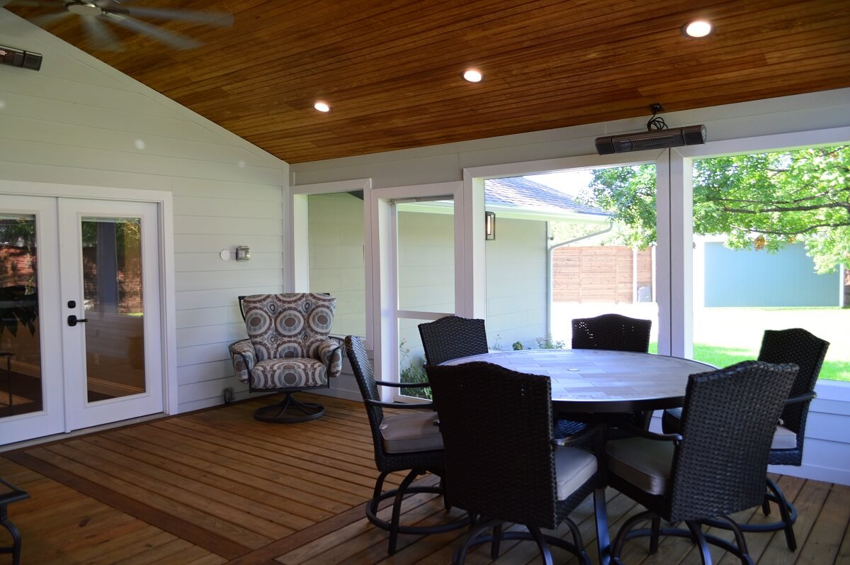 Alternate-exit-from-screened-porch-for-additional-access-to-the-backyard-and-path-leading-to-garage