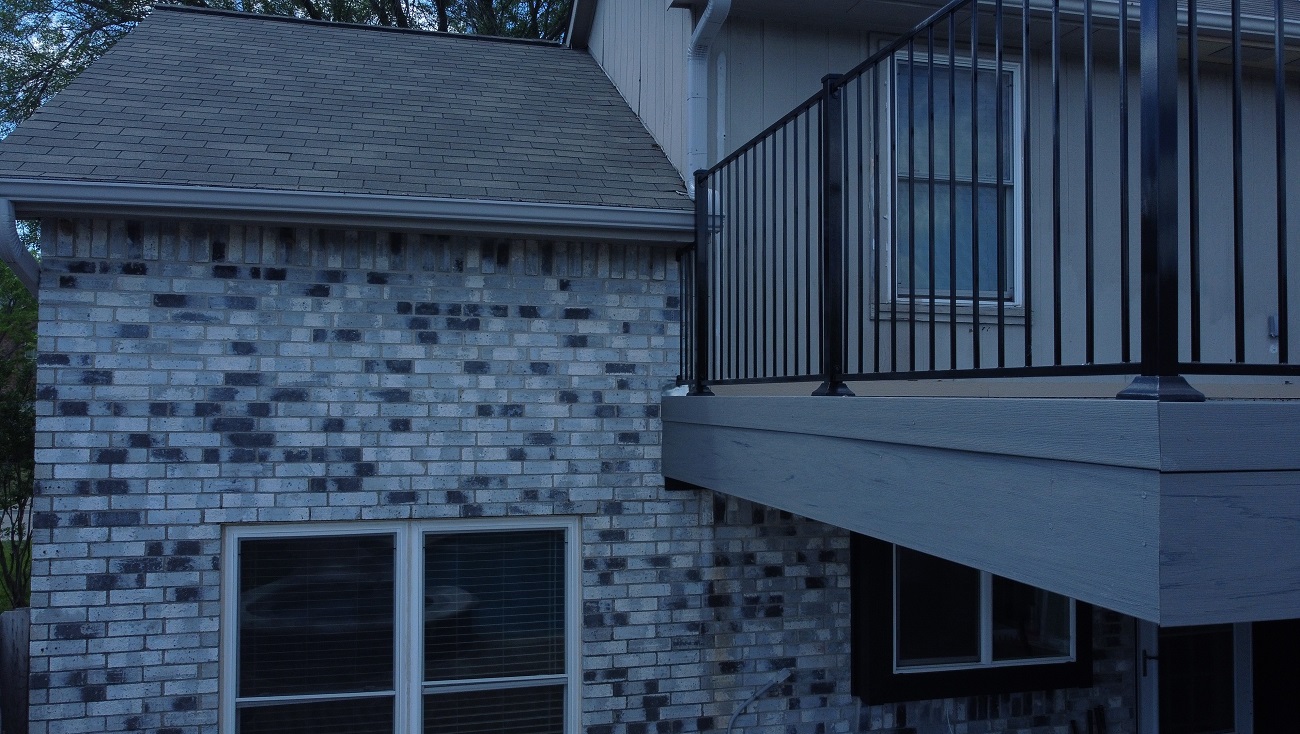 deck band and edging detail in the colony